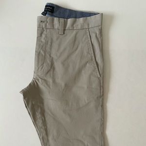 Banana Republic Fulton Skinny fit Stretch Chino. Men’s size 31x30. Nile Clay
